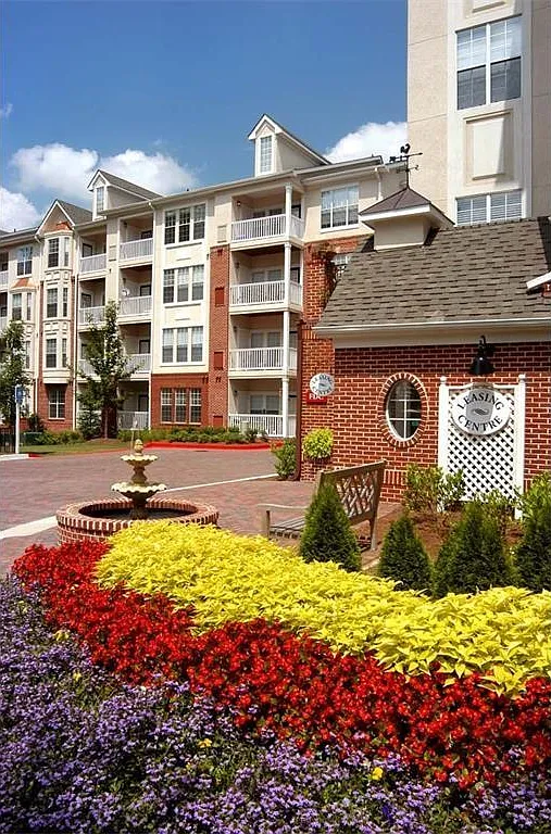 2 bed, 2.0 bath, 1196 sqft, $2,050 — Photo 1