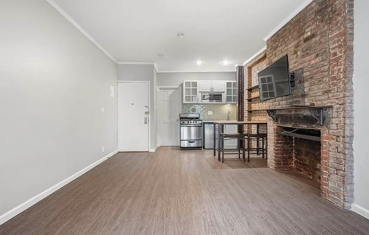 Building Photo - 445 W 36th St #2