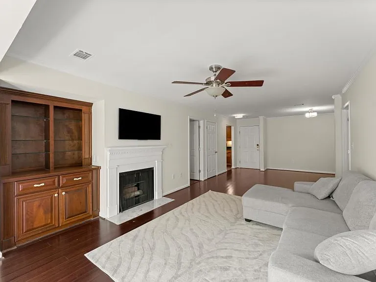 25312 Plantation Dr NE — Photo 10