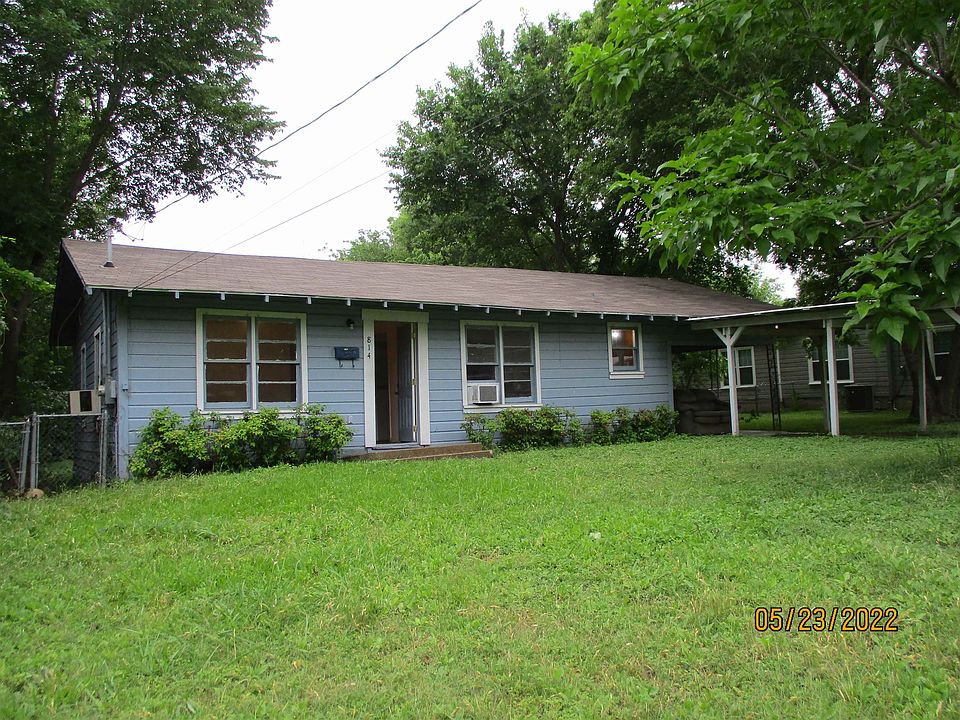 1st image of 814 W Navasota St