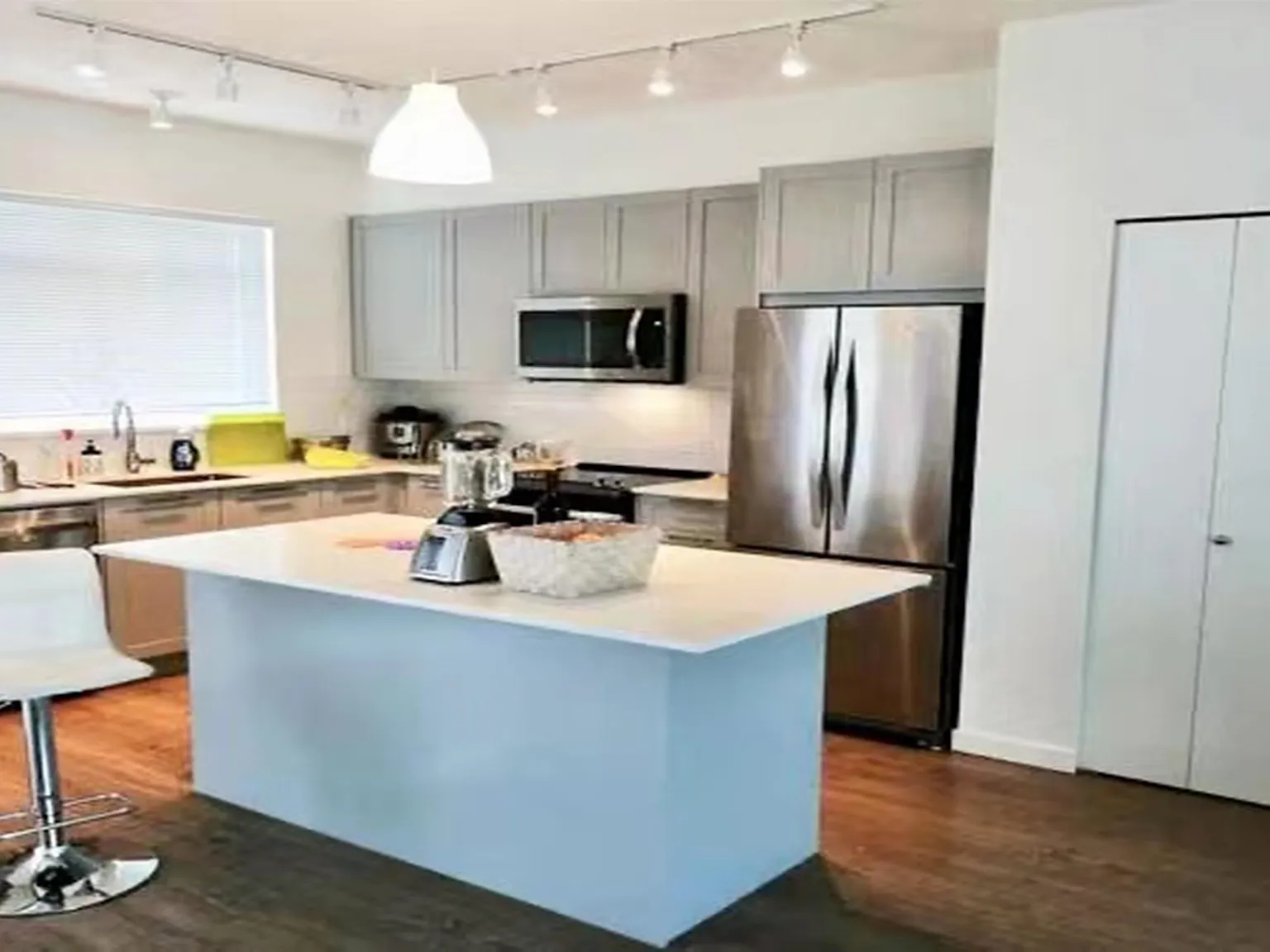 1 bed, 1400 sqft, $800 — Photo 2