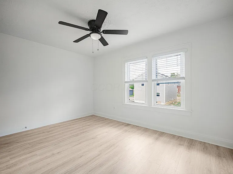 719 S 17th St — Photo 32