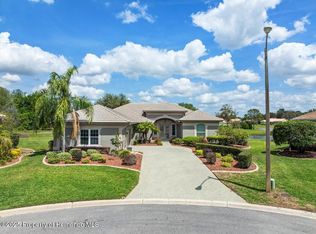 9032 Cypress Glen Ct, Weeki Wachee, FL 34613