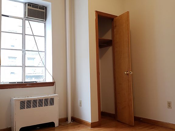 3rd image of 621 W End Ave APT 4E