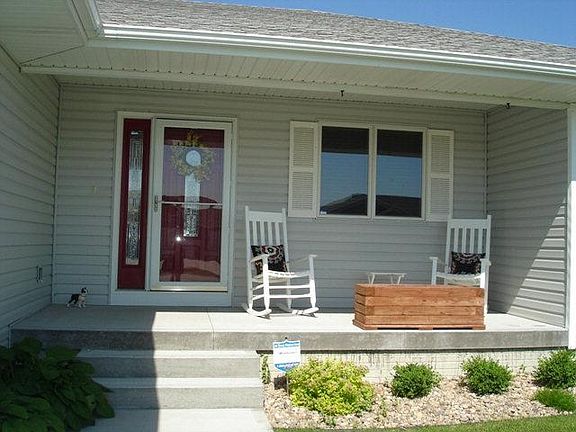 3rd image of 836 Sagewood Ave