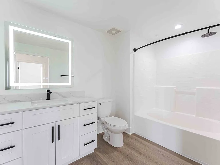 Ariva, San Diego, CA, Premium