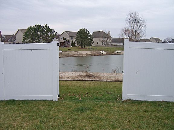 4th image of 74 Tarra Oaks Dr.