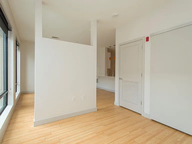 West Square Apartments — Photo 51