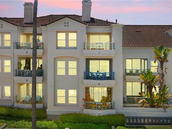 415 Townsquare Ln APT 212, Huntington Beach, CA 92648