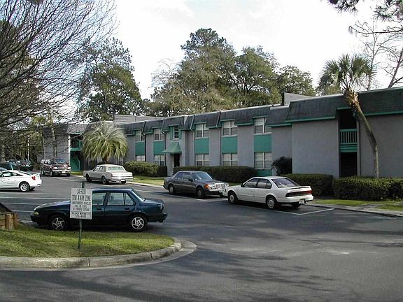 3rd image of 2325 W Pensacola St APT 102B