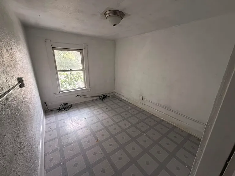 451 E Pearl St — Photo 21