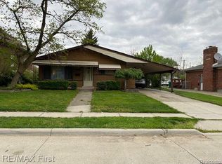 16585 Forest Ave, Eastpointe, MI 48021