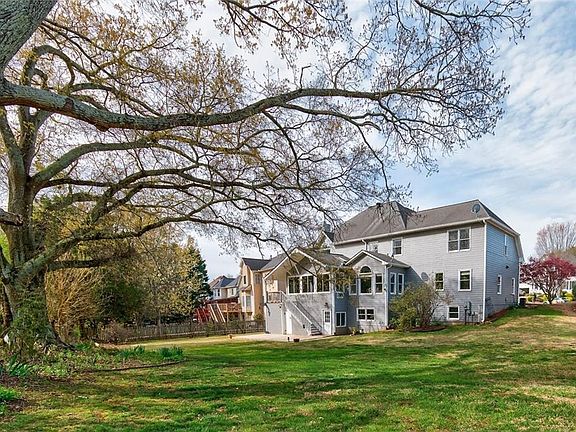 2nd image of 555 Hembree Rd