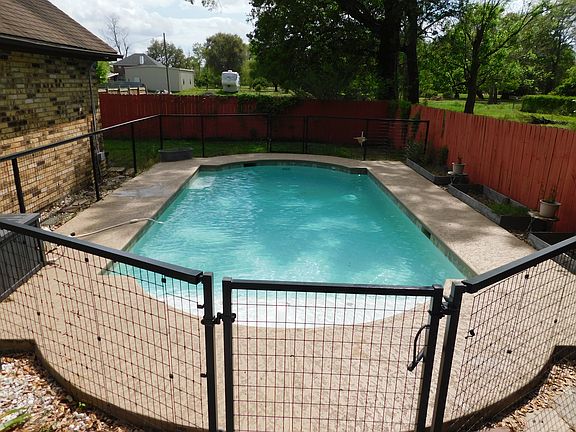 Large double fenced pool