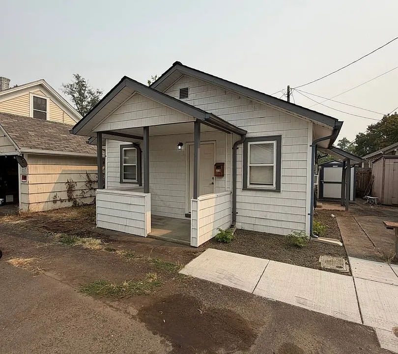 318 Washington St SW