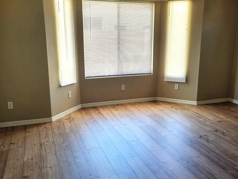 809 W Desert Valley Dr — Photo 7