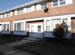 8822 N Prospect St, Niles, IL 60714