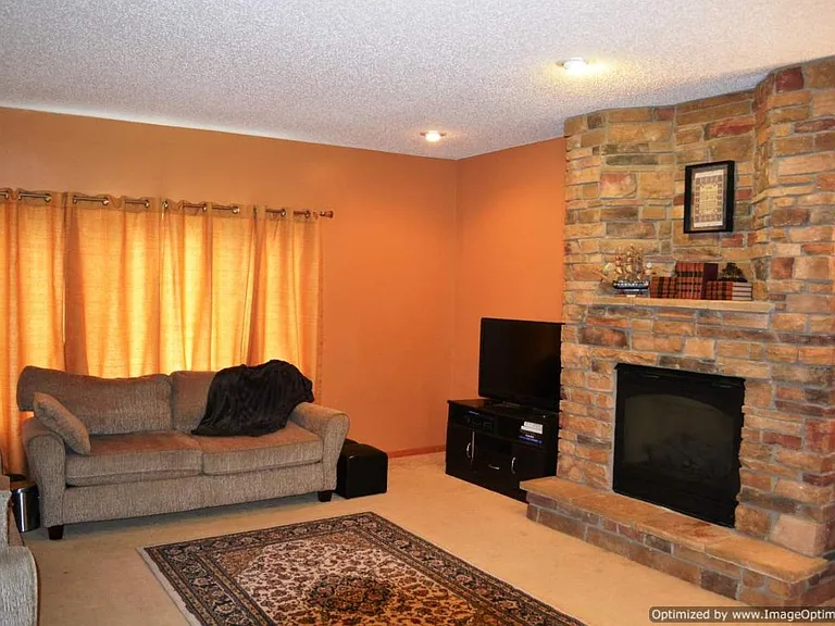 11838 S Lake Blvd NE — Photo 6