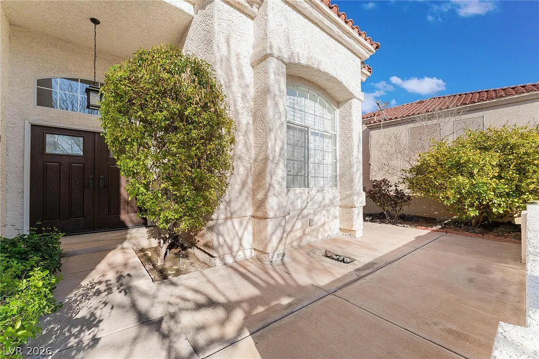 4 bed, 3.0 bath, 1979 sqft, $2,795 — Photo 4