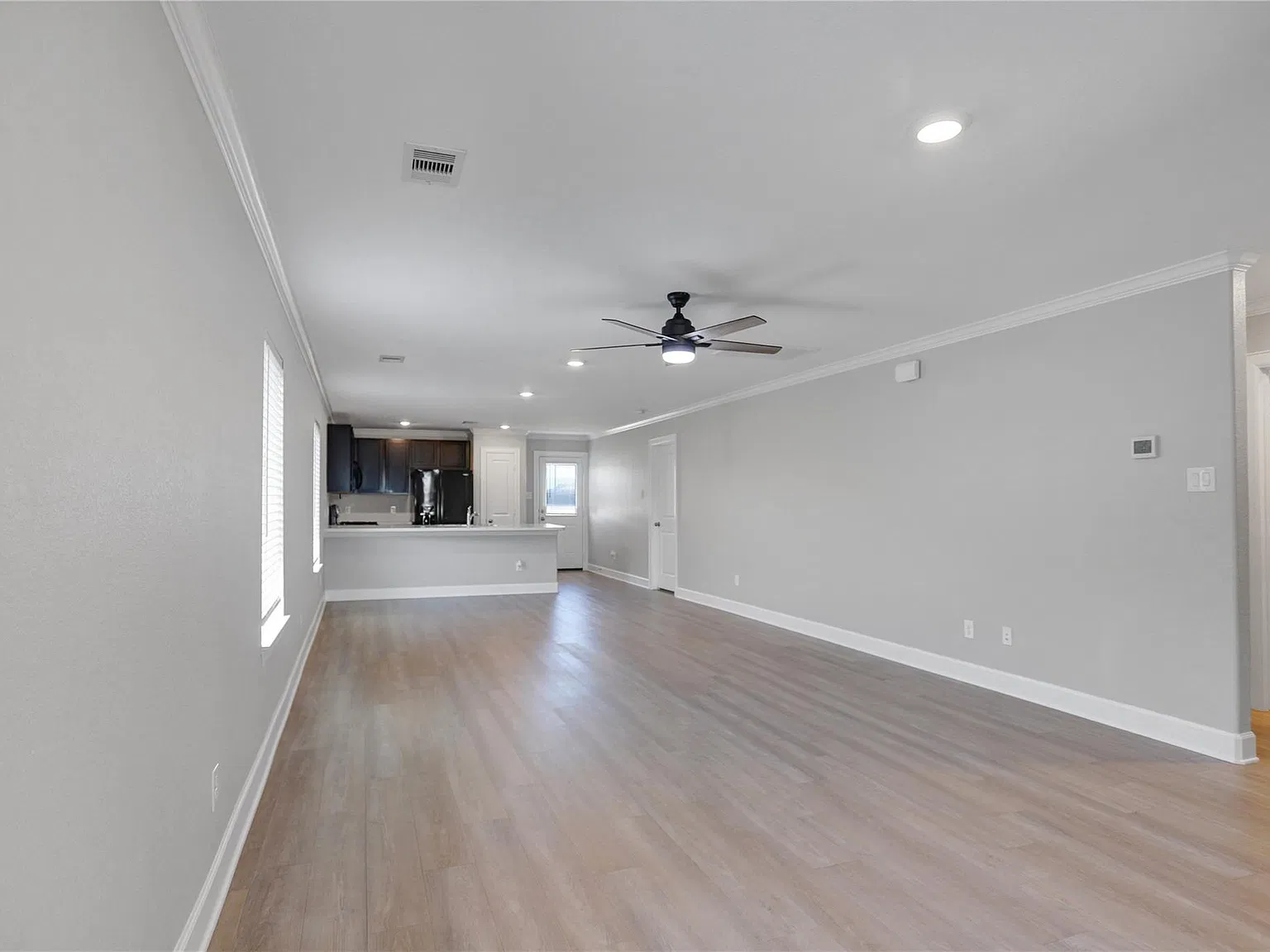 3 bed, 2.0 bath, 1470 sqft, $1,850 — Photo 4