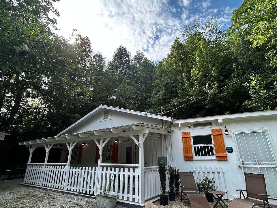 1st image of 222 Stinking Creek Rd