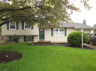 5121 Willowcrest Dr, Austintown, OH