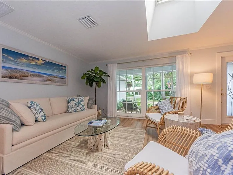 326 Date Palm Rd — Photo 3