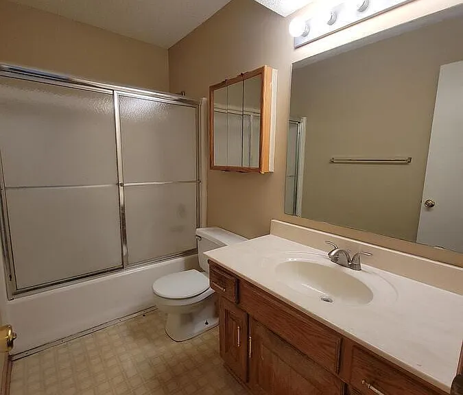 8115 Woodson Dr — Photo 6