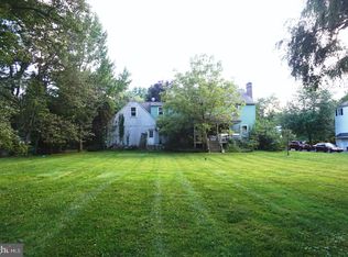 527 Green Hill Ln, Berwyn, PA 19312