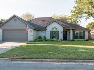 8820 Jason Ct, North Richland Hills, TX 76182