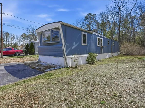 53 Park Ln, Coventry, RI 02816