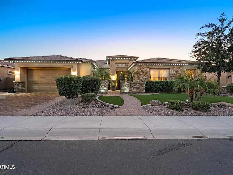 3781 E Chestnut Ln — Photo 42