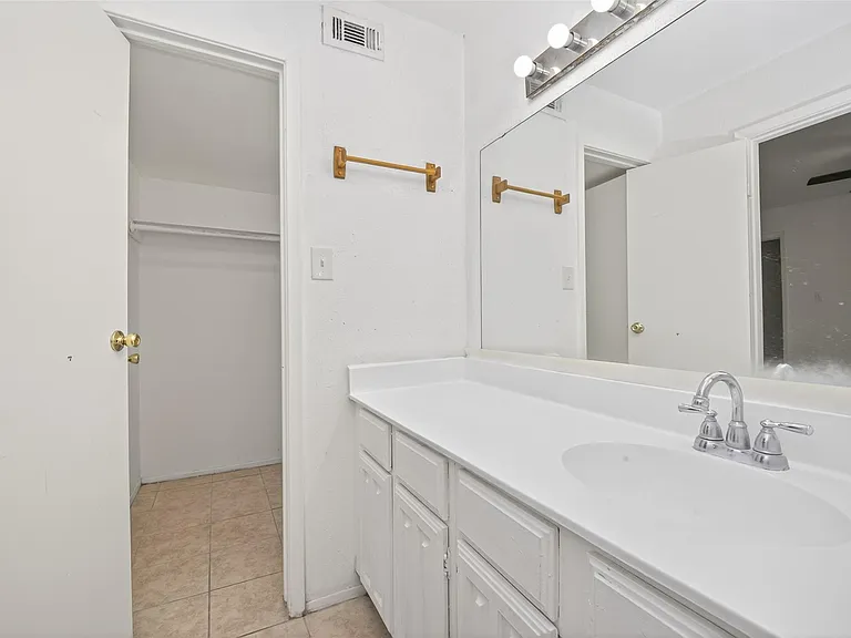 6001 Reims Rd #802 — Photo 24