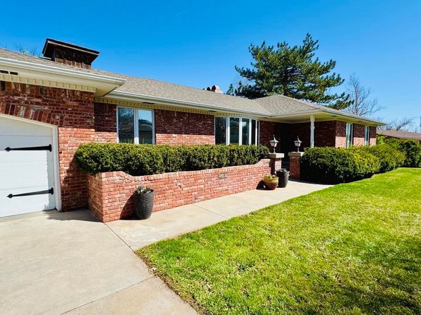 1812 Burr Pkwy, Dodge City, KS 67801