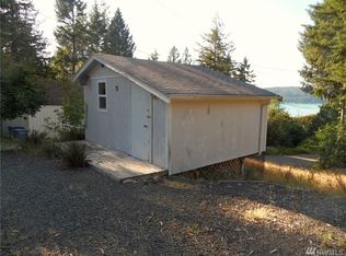 230 E Forest Ln, Belfair, WA 98528