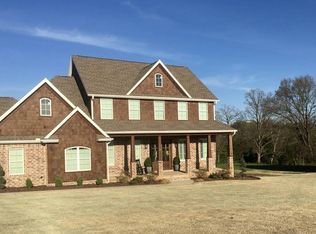 2023 Riverfront Ln, Fayetteville, AR 72703