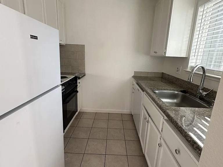 1821 Hill Ave #2 — Photo 4
