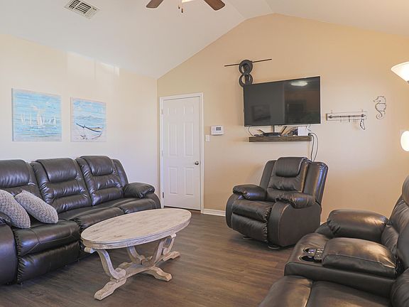 2nd image of 319 Twin Lakes Blvd