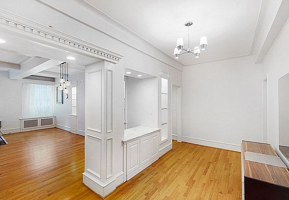 5th image of 825 W End Ave #7DD