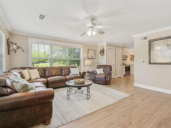 3rd image of 1725 Harvey Mitchell Pkwy S APT 211