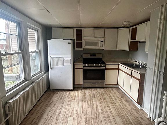 2nd image of 115 Hill Street