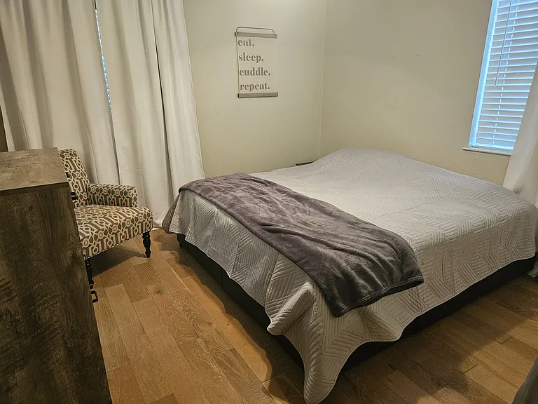 1202 Johns Dr — Photo 3