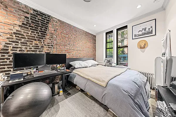 Rented by REAL New York | media 3