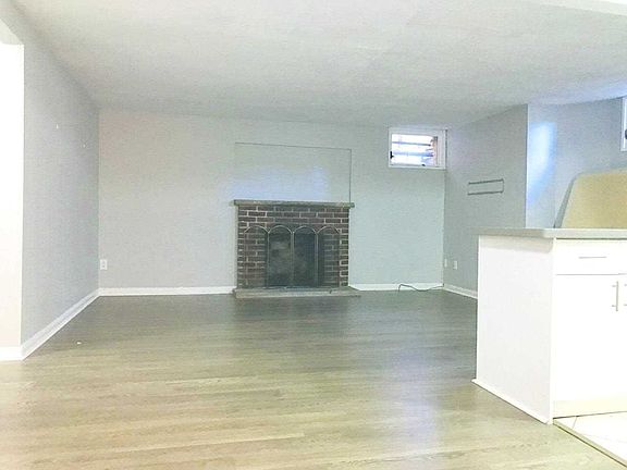 2nd image of 39 Oriole Pkwy #B1