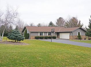 W343N7070 Timber Ridge Dr, Oconomowoc, WI 53066