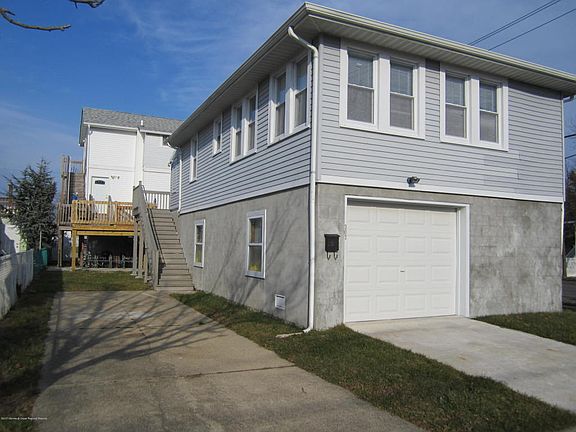 3rd image of 302 Dupont Ave #A