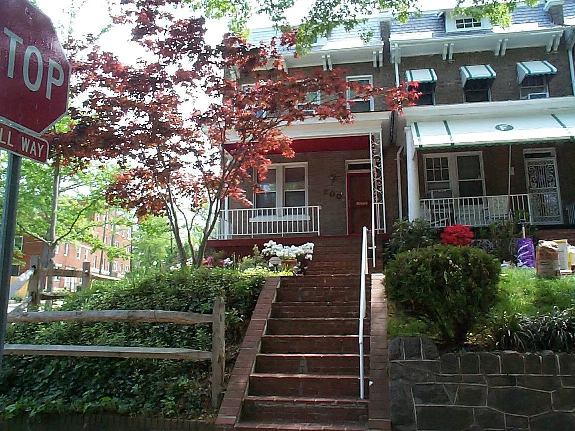 200 Varnum St NW photo 1