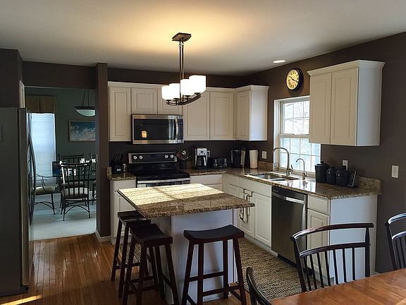 3rd image of 6157 Lake Waldon Dr