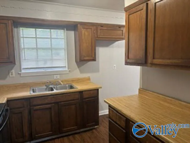2416 Redmont Rd NW — Photo 5