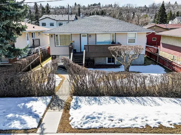 8715 N 36th Ave NW, Calgary, AB T3B 1W2